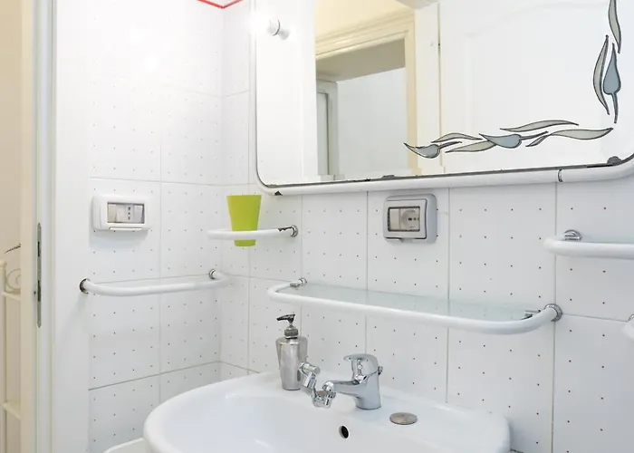 Bed & Breakfast Da Alessia Per Dormire Al Coppede 4*